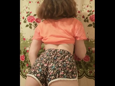 ❤️ Sexy junges Babe zieht ihre Shorts vor der Kamera aus ️ Anal video bei de.porngifmag-com.ru ﹏