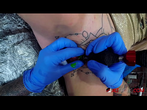 ❤️ Extrem tätowierte Hottie Sully Savage hat ein Tattoo auf ihrer Klitoris ️ Anal video bei de.porngifmag-com.ru ﹏